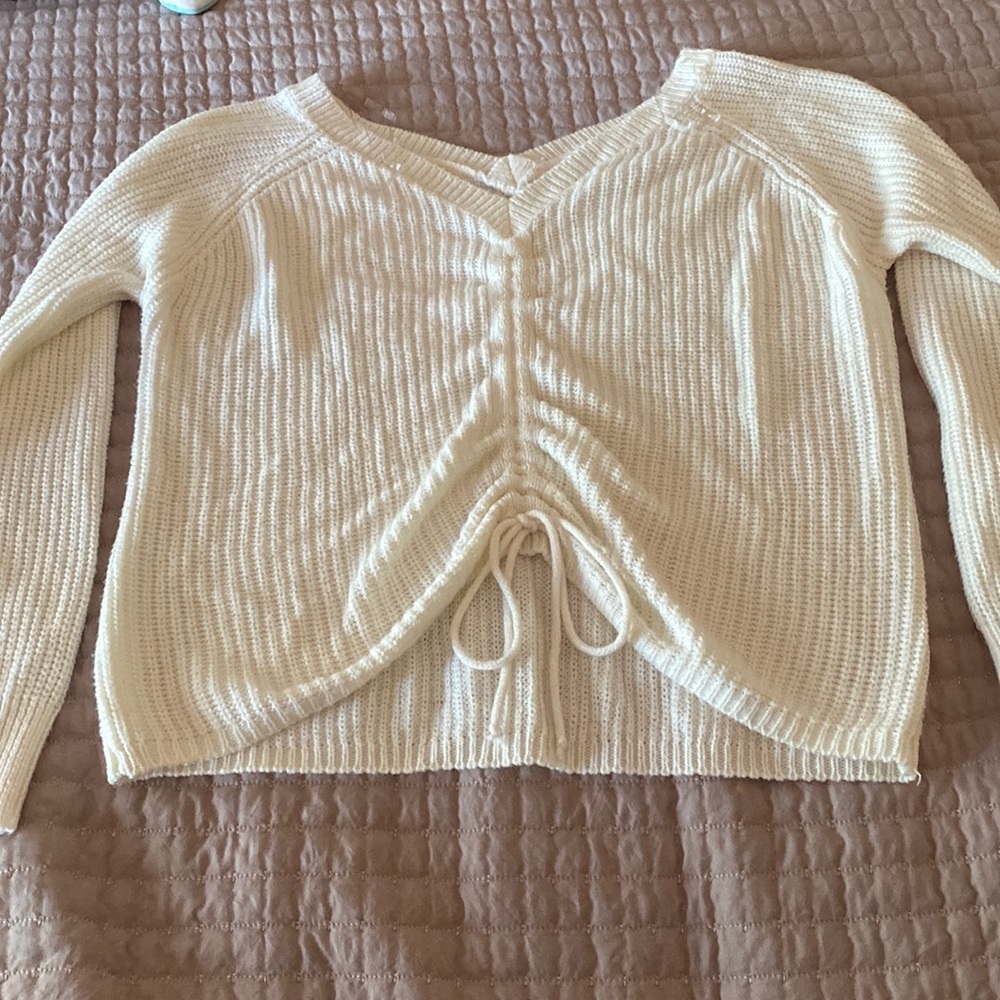 Large White Long Sleeve V-Neck Sweater